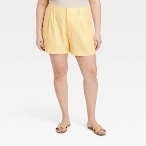 Women's High-Rise Linen Pleated Front Shorts